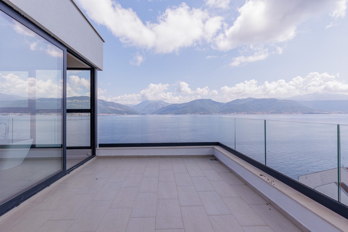 Image of Villa - 2 Bedrooms for Sale in Tivat-Krasici-Montenegro, Image 6